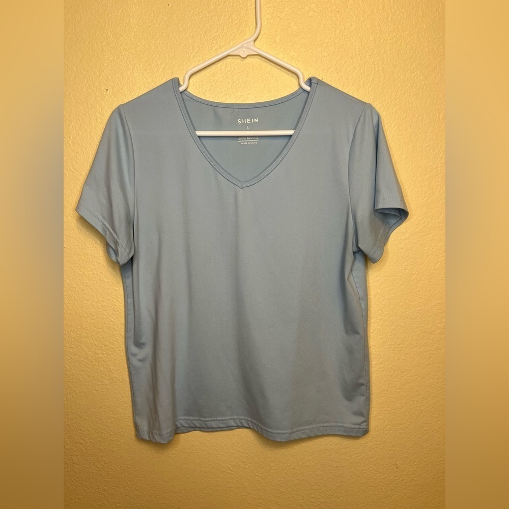 Light Blue Cropped Tee Stretchy Comfortable